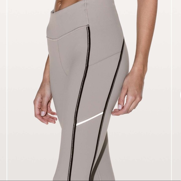Lululemon Speed Up Tight * Metallic 28" - Picture 3 of 8
